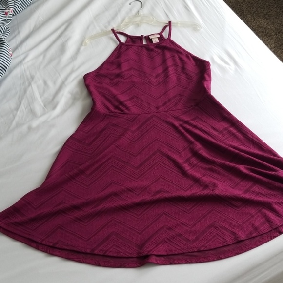 Dress - Picture 2 of 3